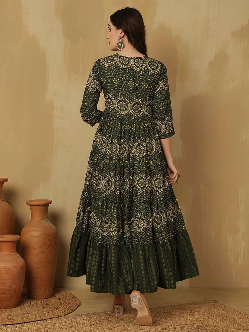 Cotton v-neck tiered long gown (green)